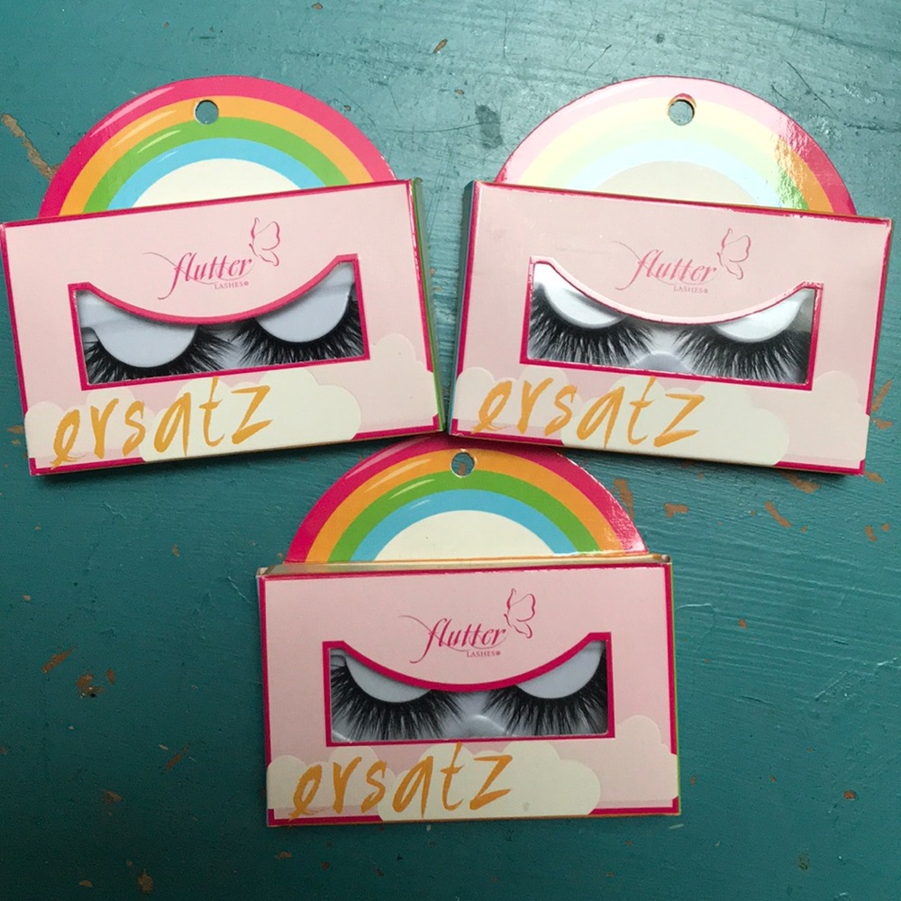 FlutterLashes in Loveable